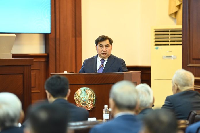 Мемлекеттік қызмет істері агенттігінің төрағасы облыс активімен кездесті