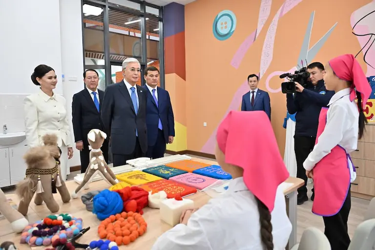 Порно жиені мен тәтесі ру