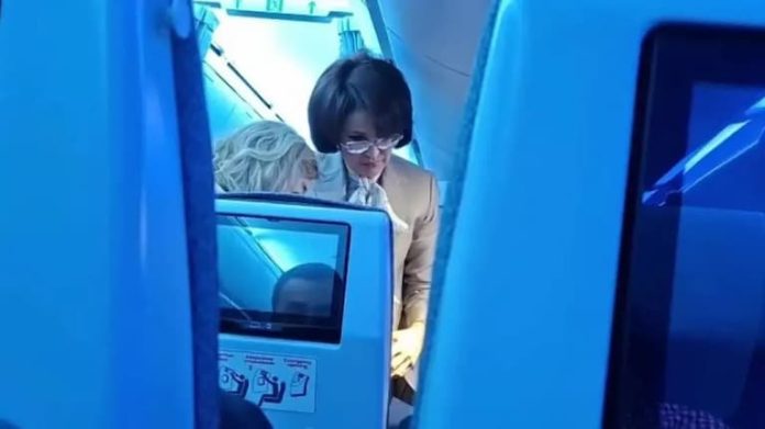 Zhelide_sha_bortynda_zholaushy_a_k_mek_k_rsetken_ministr_lnazarovany_videosy_tarady_4856f6f746