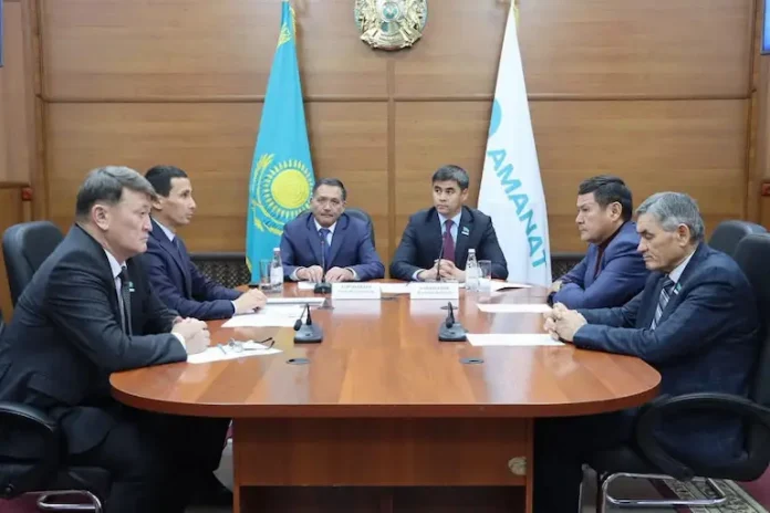 Партиялық бақылау комиссиясында бірқатар мәселелер қаралды