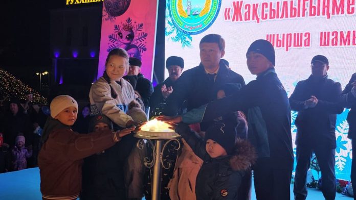 Жаңақорғанда жаңа жылдық шырша шамы жағылды 1