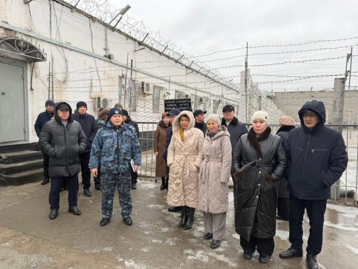 Мемлекеттік қызметкерлер мекемеге экскурсия жасады