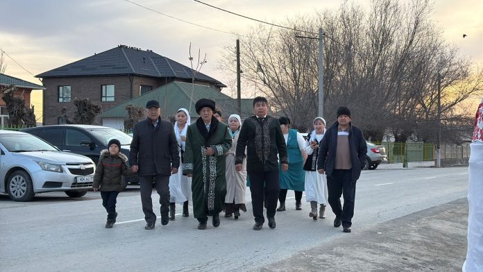 Қызылордада Ыбырай Жақаев әулетінің 9 келіні референдумда бір мезетте дауыс берді
